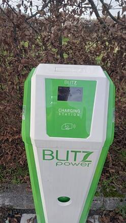 Colonnina ricarica_Branco Colonnina ricarica_Branco