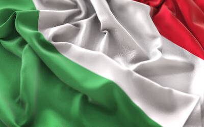 Immagine con la bandiera italiana
