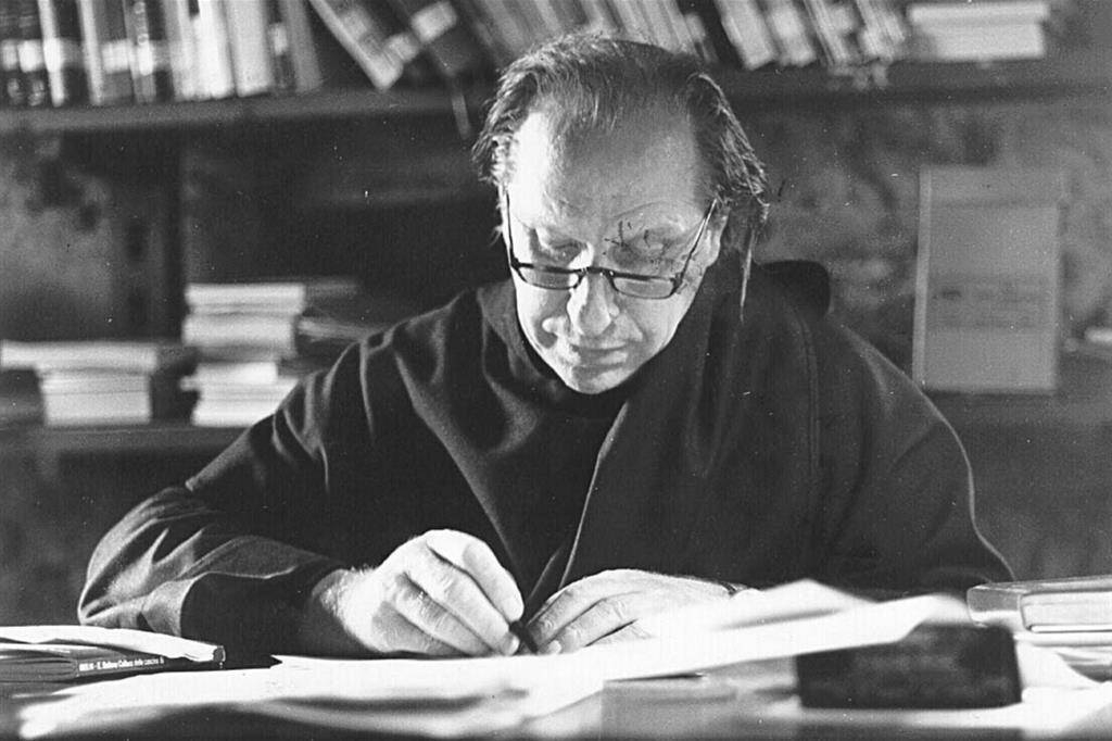 Immagine con Padre Turoldo
