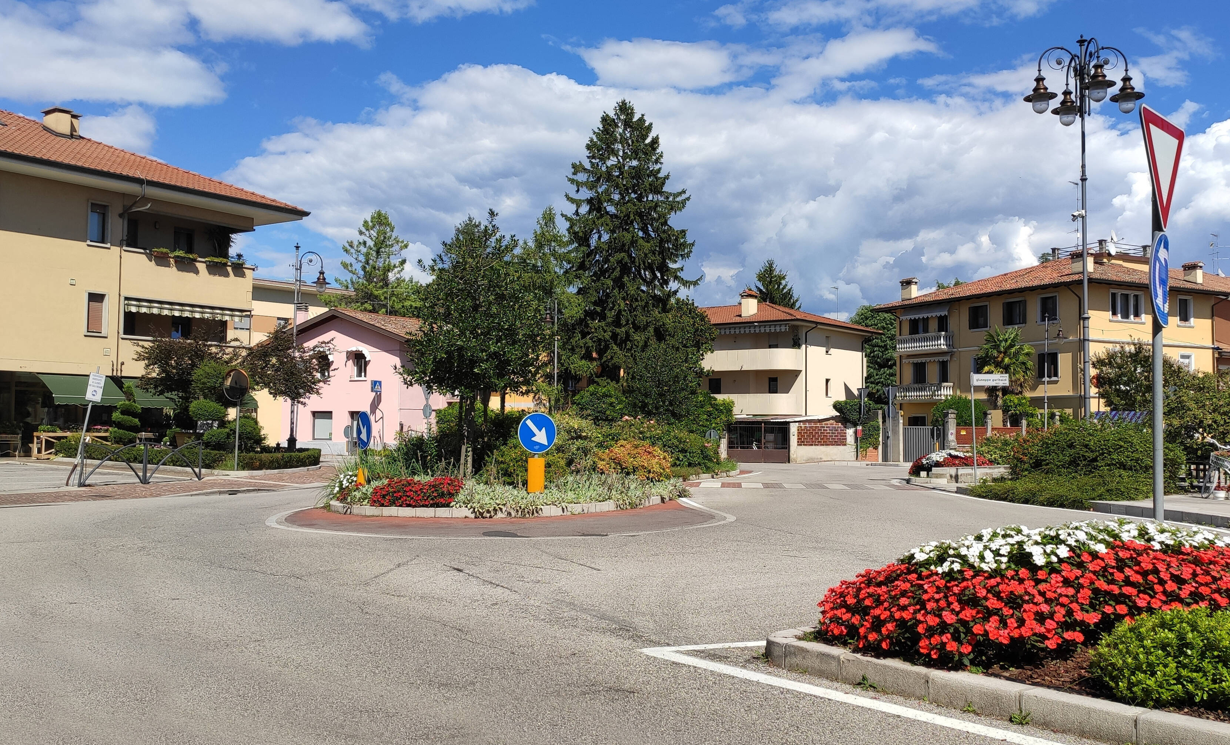 Piazza Giuseppe Garibaldi a Colugna