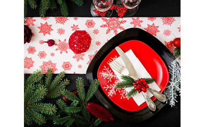 tavola imbandita per natale